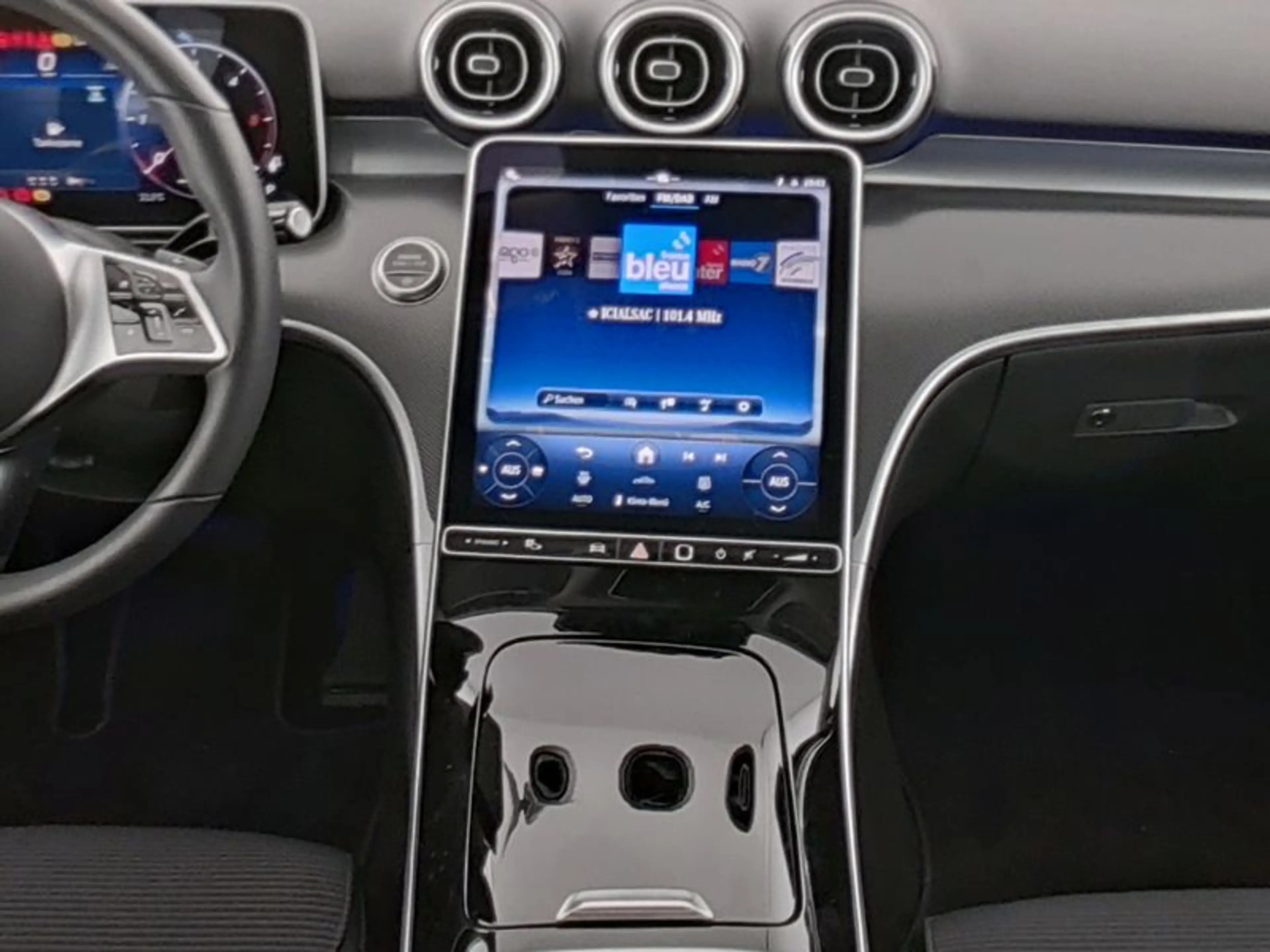 Mercedes-Benz C 200 d AVANTGARDE|AMBIENTE|MBUX|SHZ|KAM|KEYL|LM — photo 5