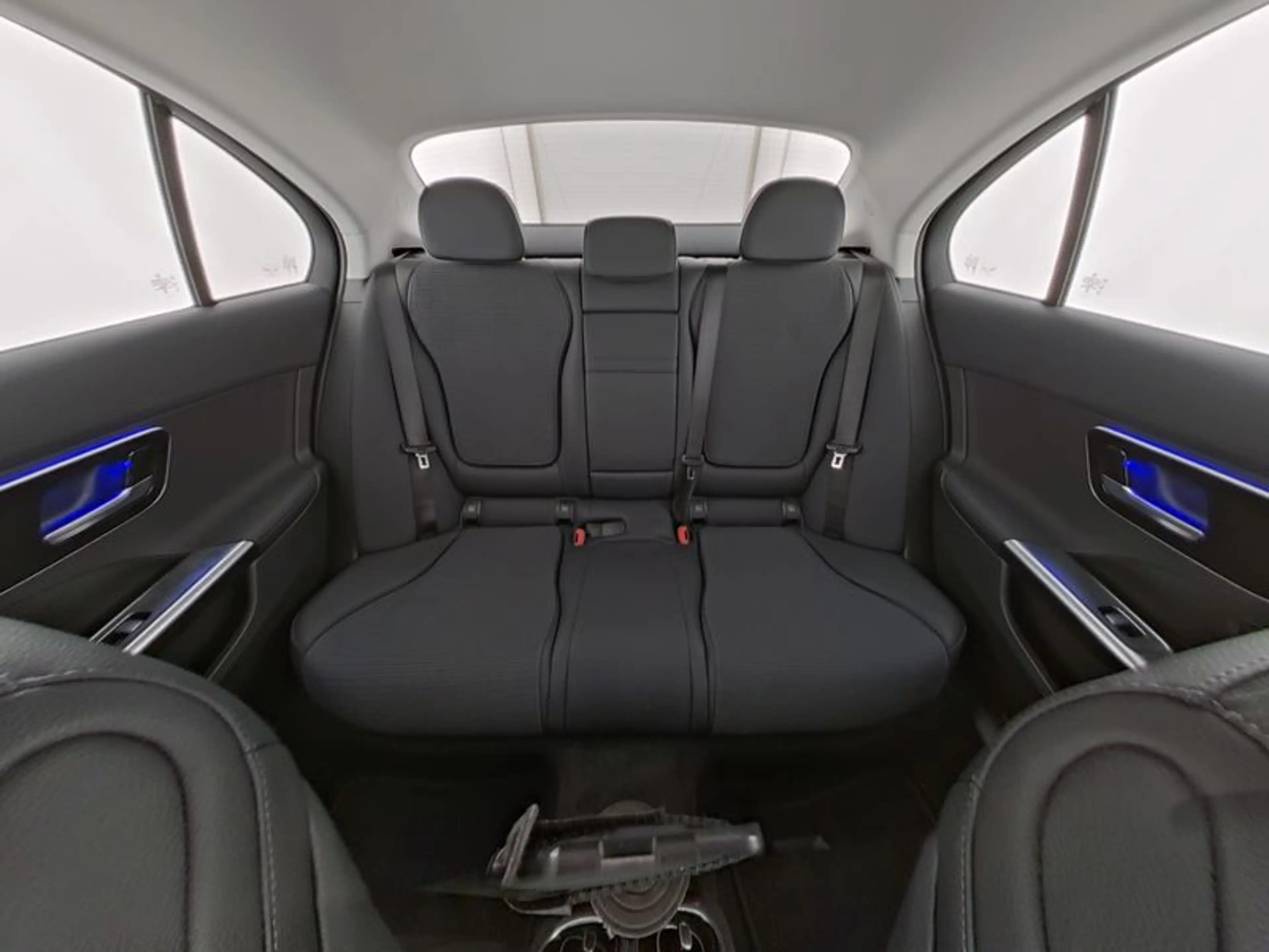 Mercedes-Benz C 200 d AVANTGARDE|AMBIENTE|MBUX|SHZ|KAM|KEYL|LM — photo 8