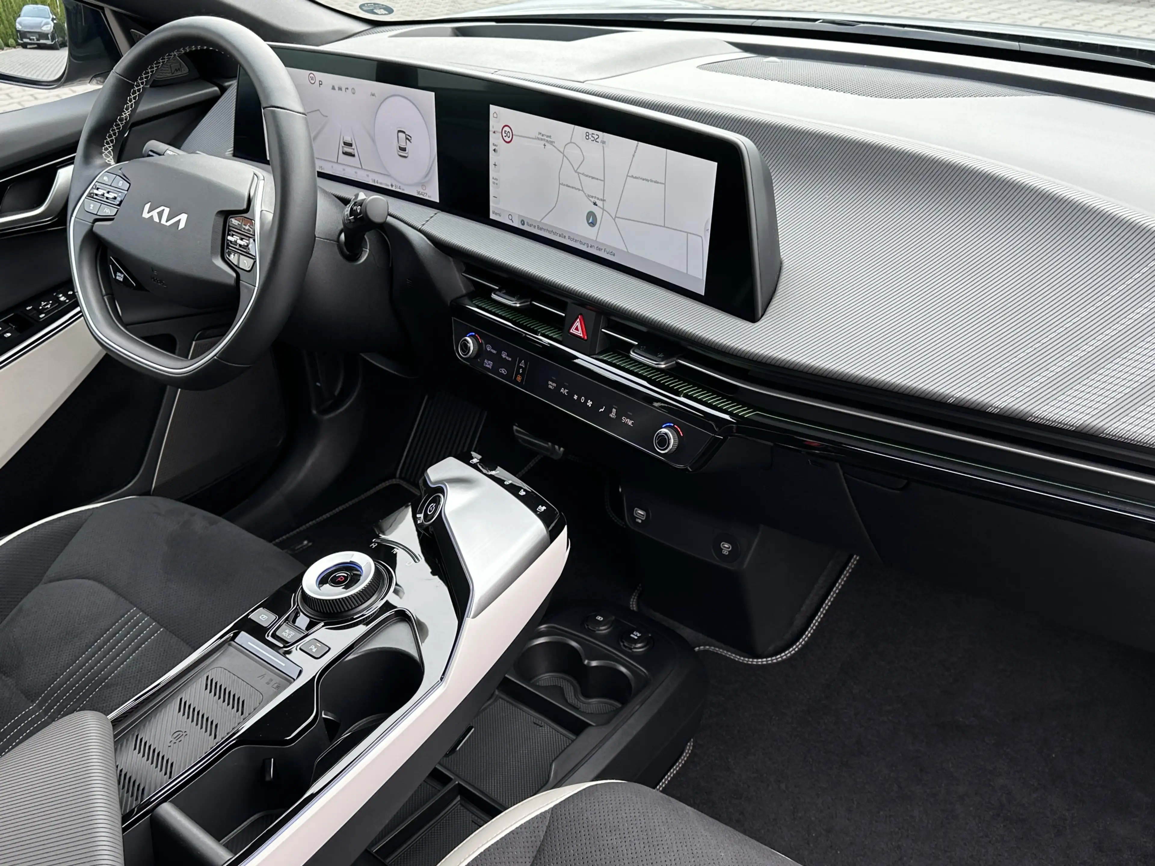 Kia EV6 GT-Line 4WD LED PANO HUD MEMO 360° 77KWh 20 — photo 9