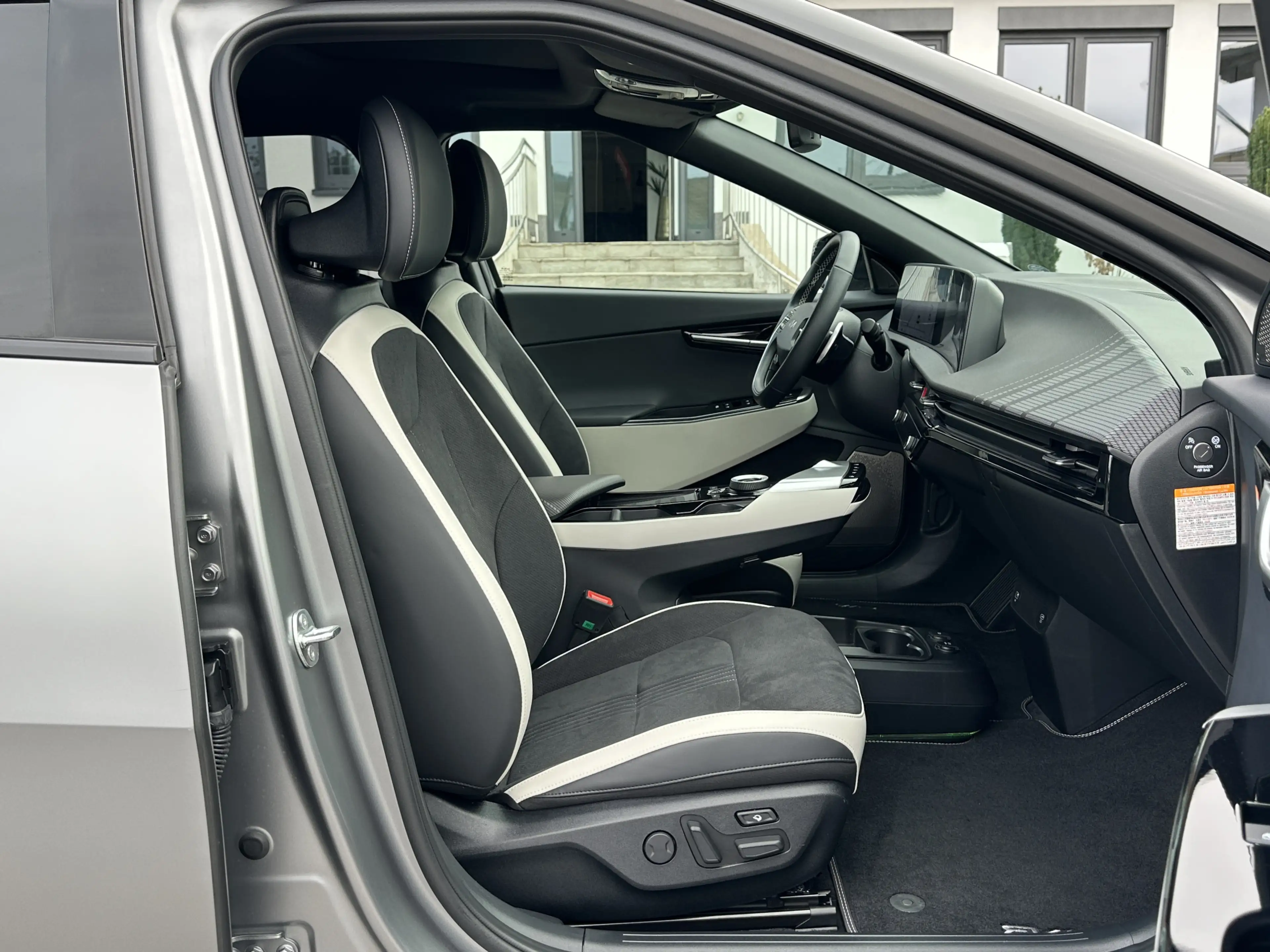 Kia EV6 GT-Line 4WD LED PANO HUD MEMO 360° 77KWh 20 — photo 10
