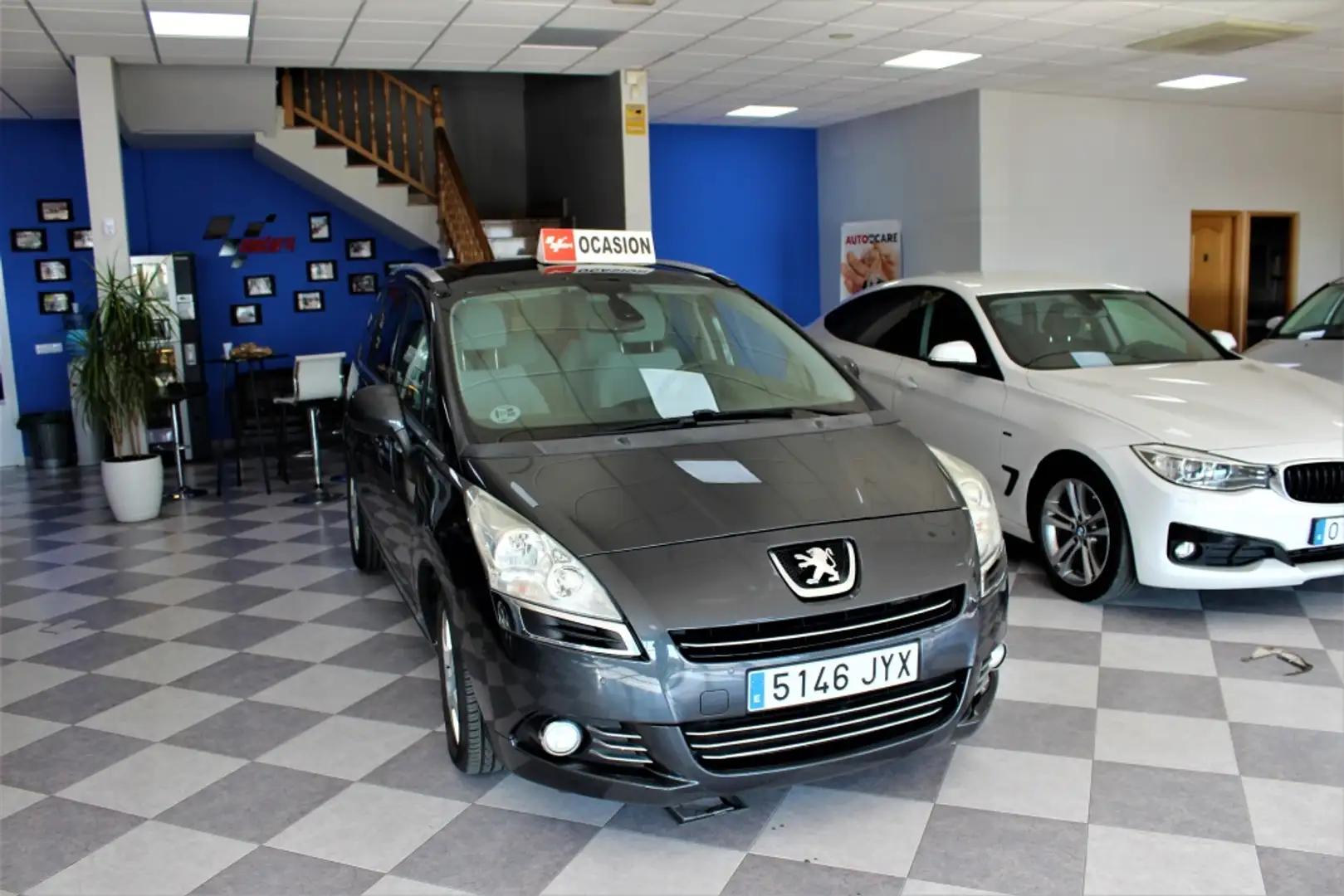 Peugeot 5008 1.6 BlueHDi Active EAT6 120 Plateado - 2