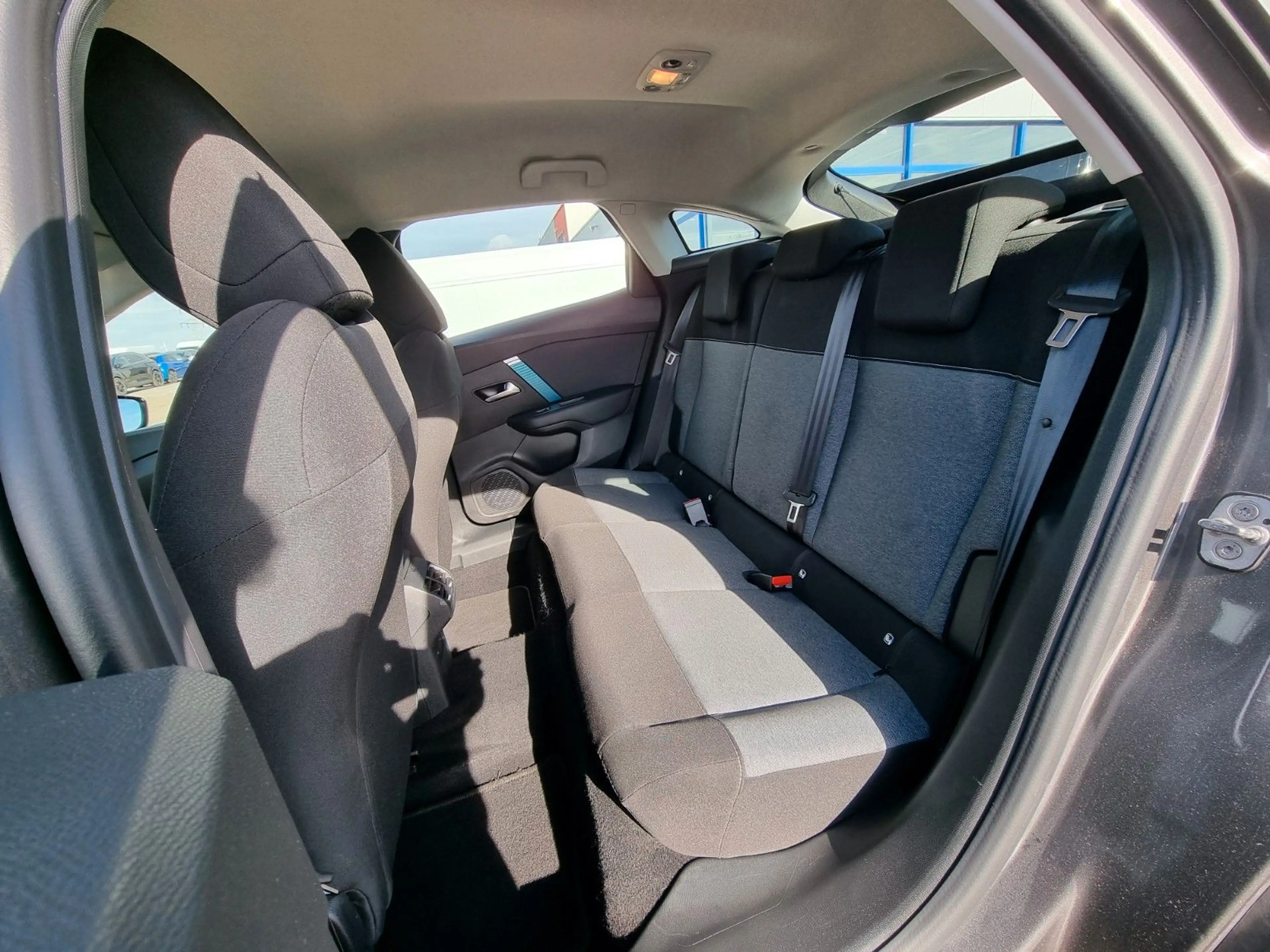 Citroen C4 e-C4 Feel Elektro *NAVI*DAB*SHZ*LHZ*PDC*KAMERA* — photo 13