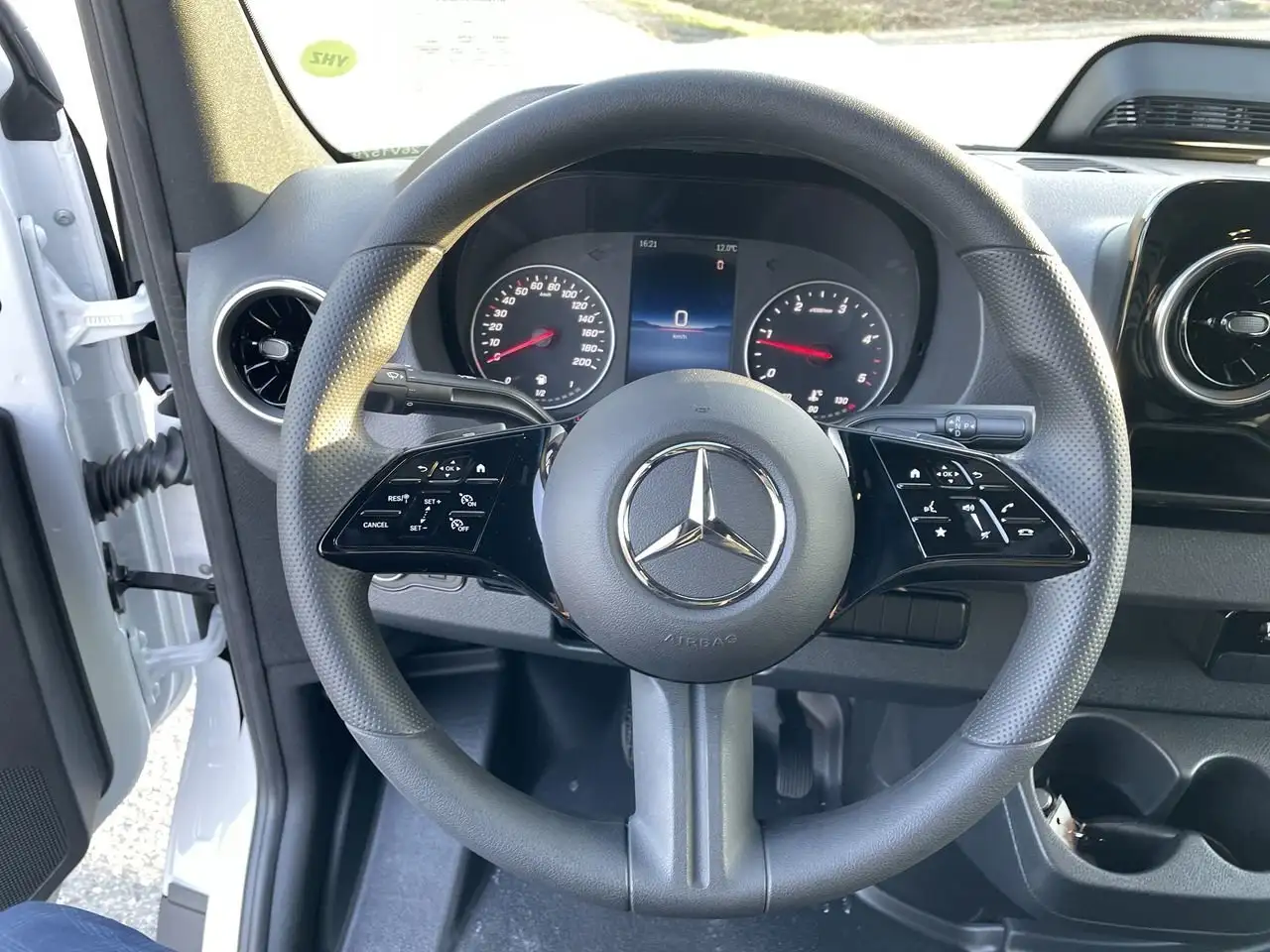 Mercedes-Benz Sprinter снимка Mercedes-Benz Sprinter
