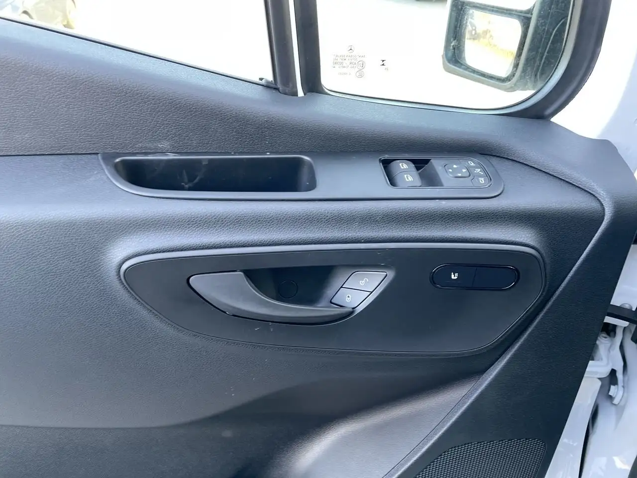 Mercedes-Benz Sprinter снимка Mercedes-Benz Sprinter