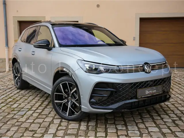 Volkswagen Tiguan view 2