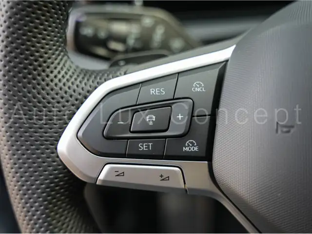 Volkswagen Tiguan view 13
