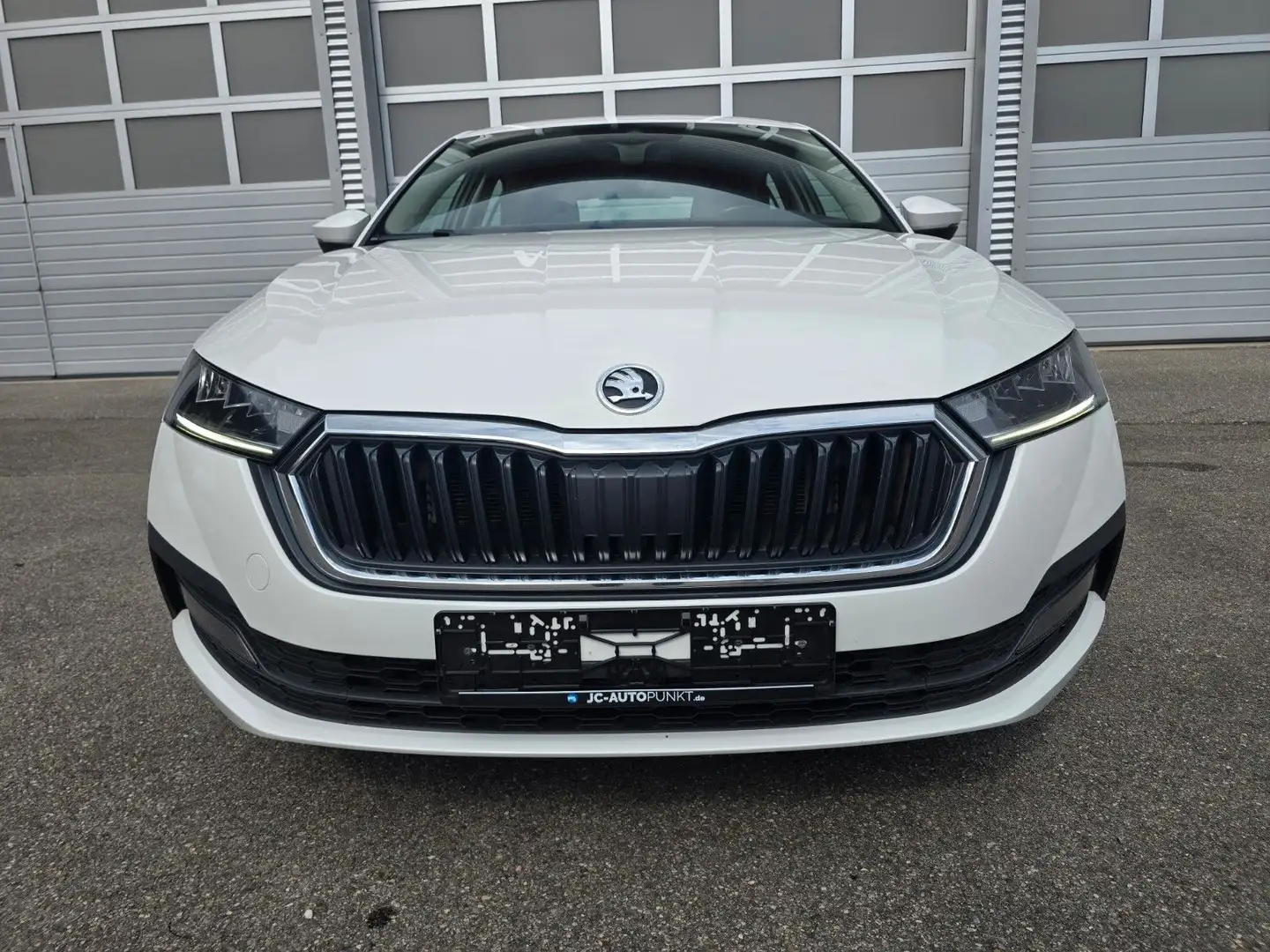 Skoda Octavia Lim. Ambition, 6 Gang, LED Weiß - 2