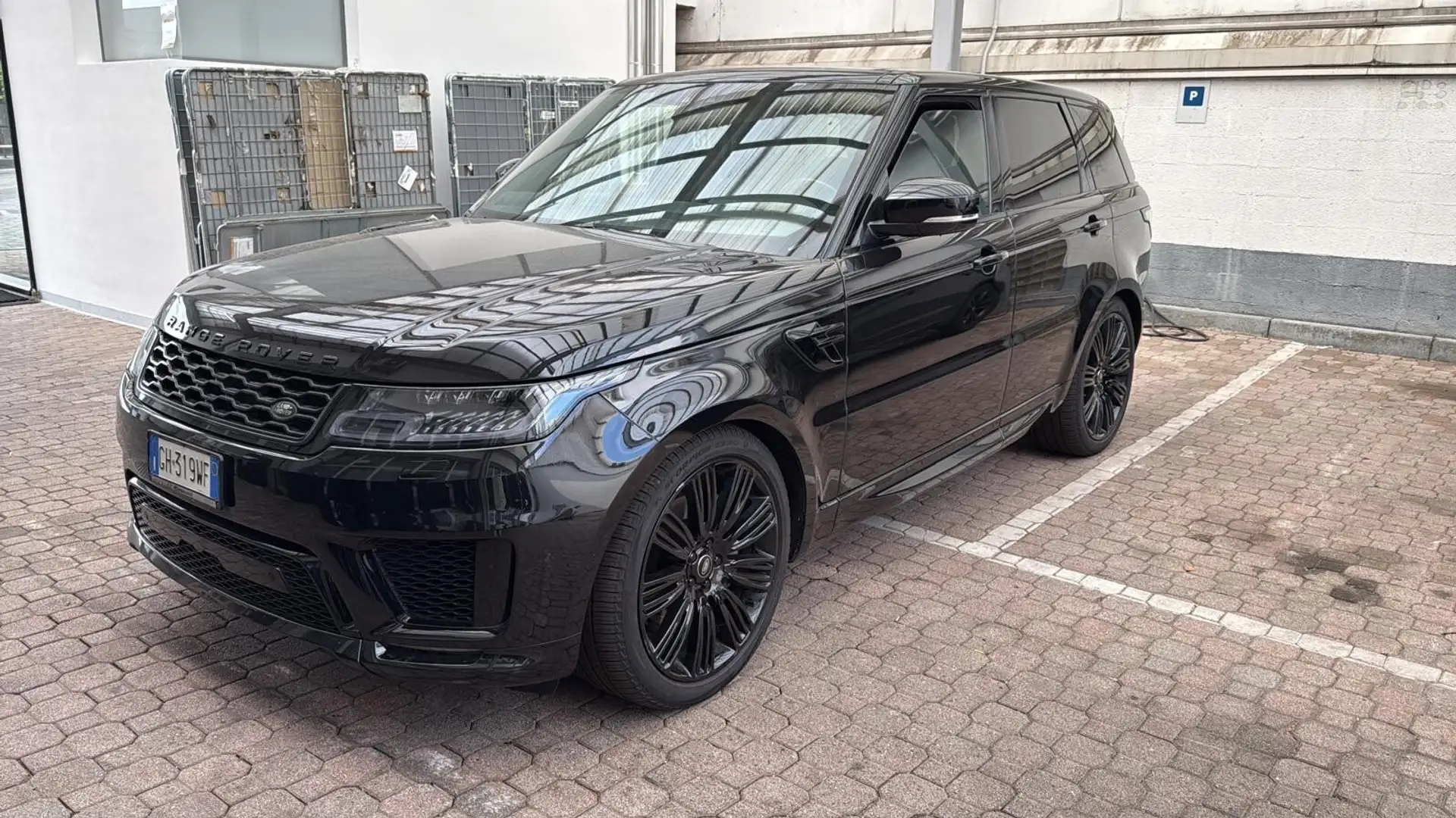 Land Rover Range Rover Sport Range Rover Sport 3.0D l6 300 CV Dynamic HSE Zwart - 2