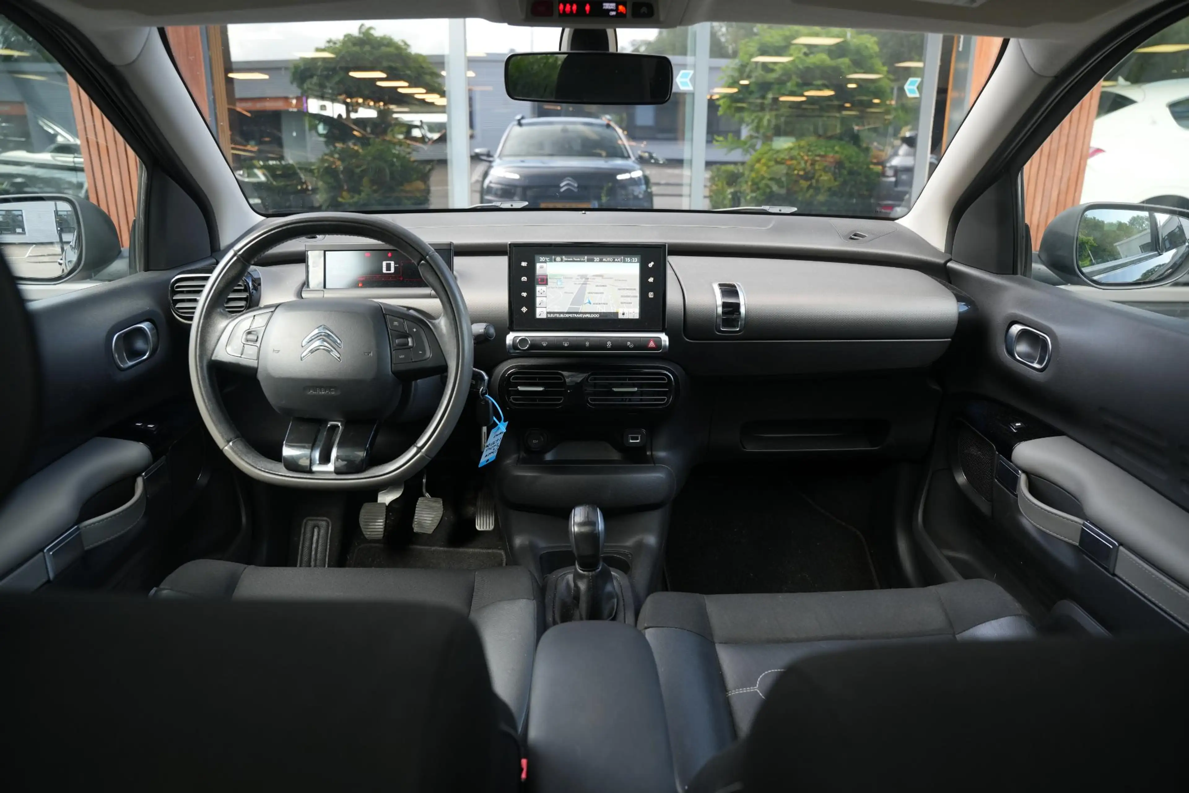 Citroen C4 Cactus 1.2 PureTech Business Plus — photo 2