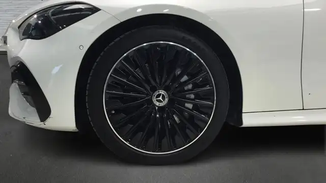Mercedes-Benz Cle view 5