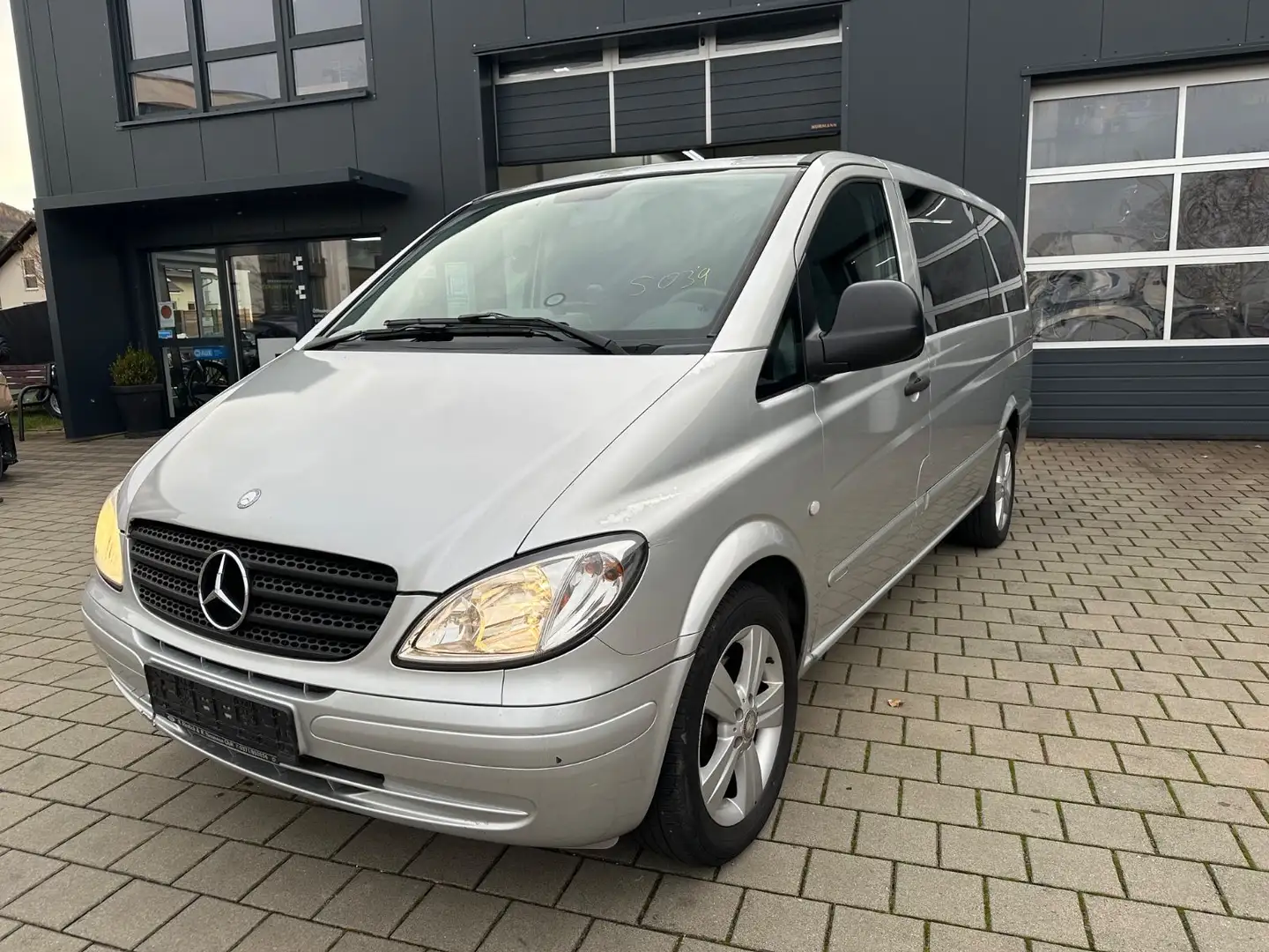 Mercedes-Benz Vito Kombi 115 CDI lang Silber - 1