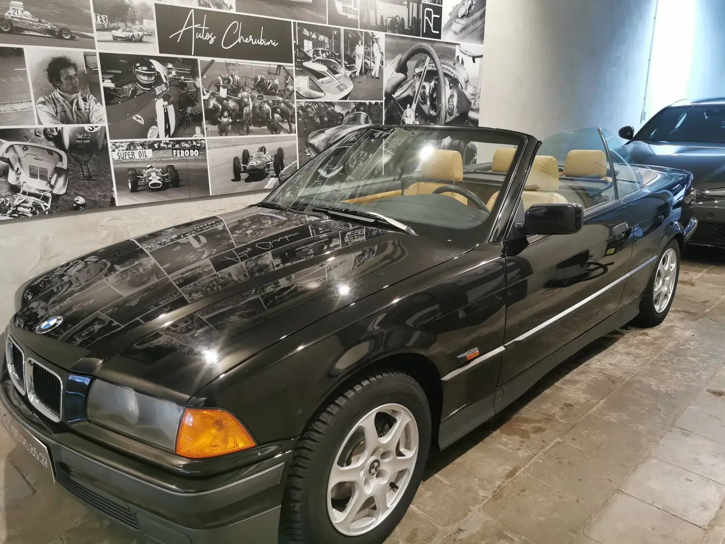 BMW 318 318i CABRIOLET 1 ER PROP ANCETRE Noir - 2