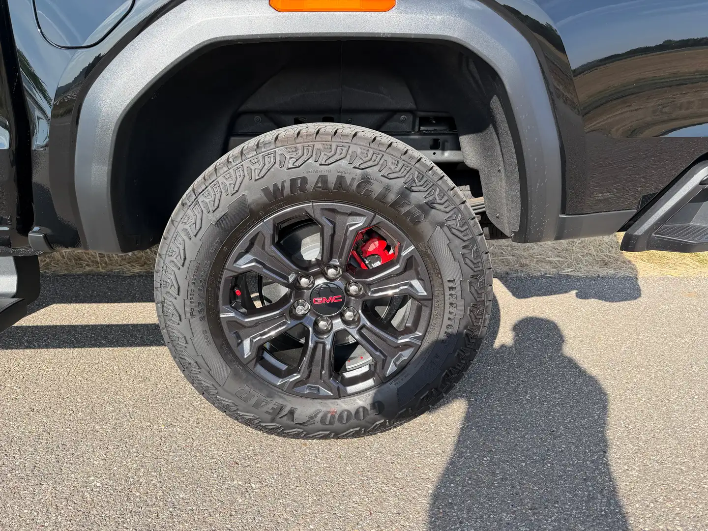 GMC Canyon Elevation PICKUP Schwarz - 2