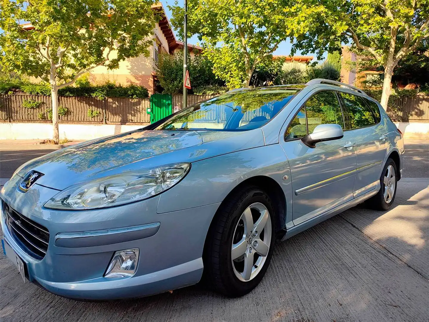 Peugeot 407 407 SW 2.0HDI ST Confort Confort Plateado - 1