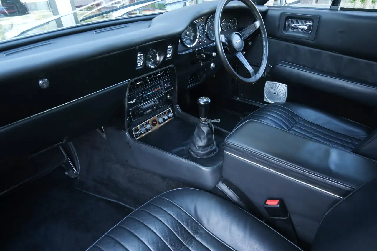 Aston Martin DBS V8 Series 2 "Five-speed manual and four Webers" In, foto 10