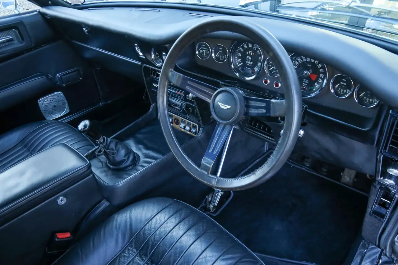 Aston Martin DBS V8 Series 2 "Five-speed manual and four Webers" In, foto 3