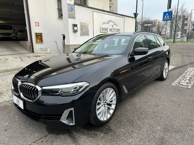 BMW 520 i Touring MHEV Luxury - AUT/NAVI/TETTO/CAMERA360