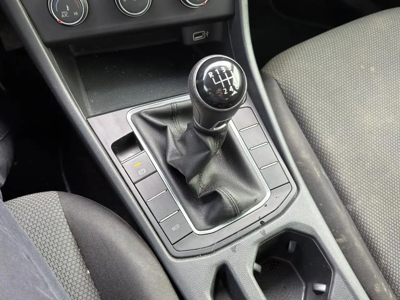 Volkswagen Jetta снимка Volkswagen Jetta