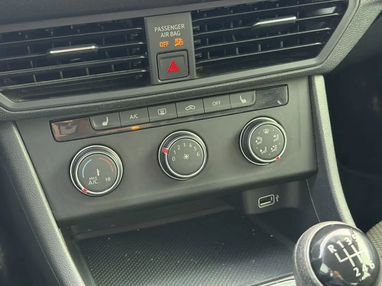 Volkswagen Jetta снимка Volkswagen Jetta