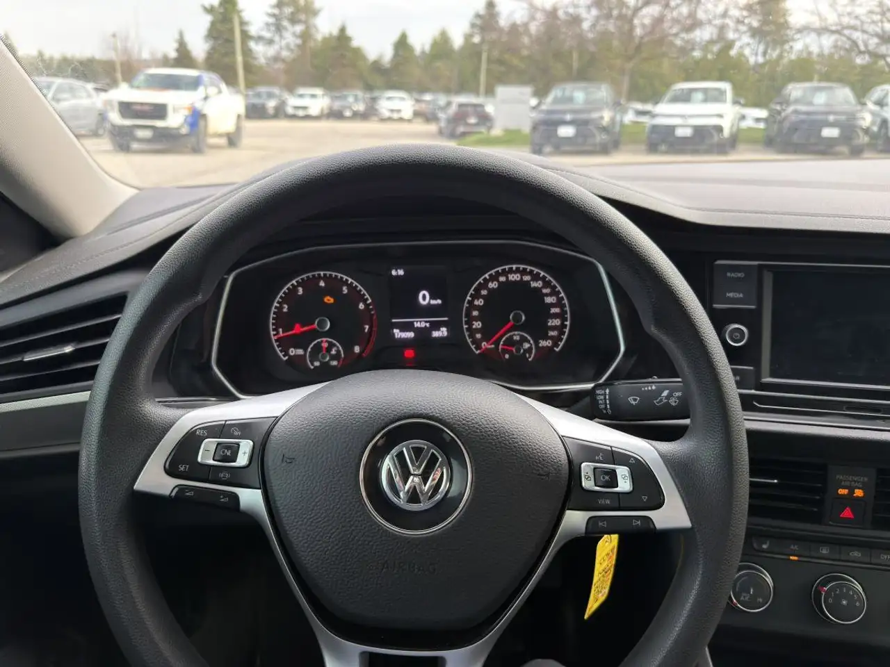 Volkswagen Jetta снимка Volkswagen Jetta