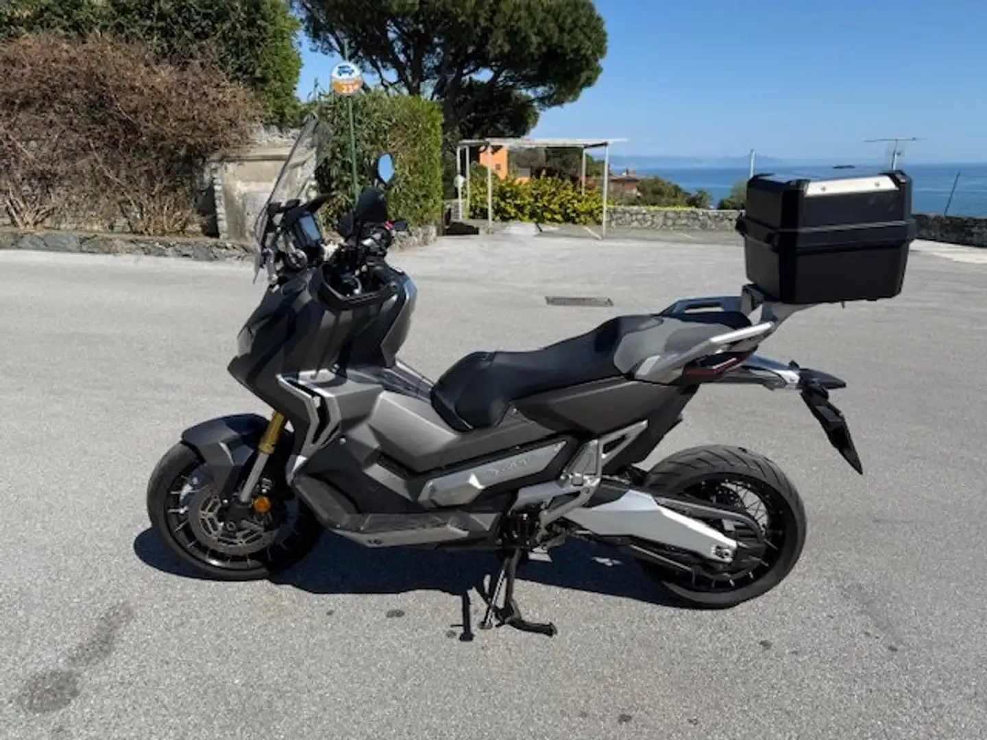 Honda X-ADV 750 Argento - 1