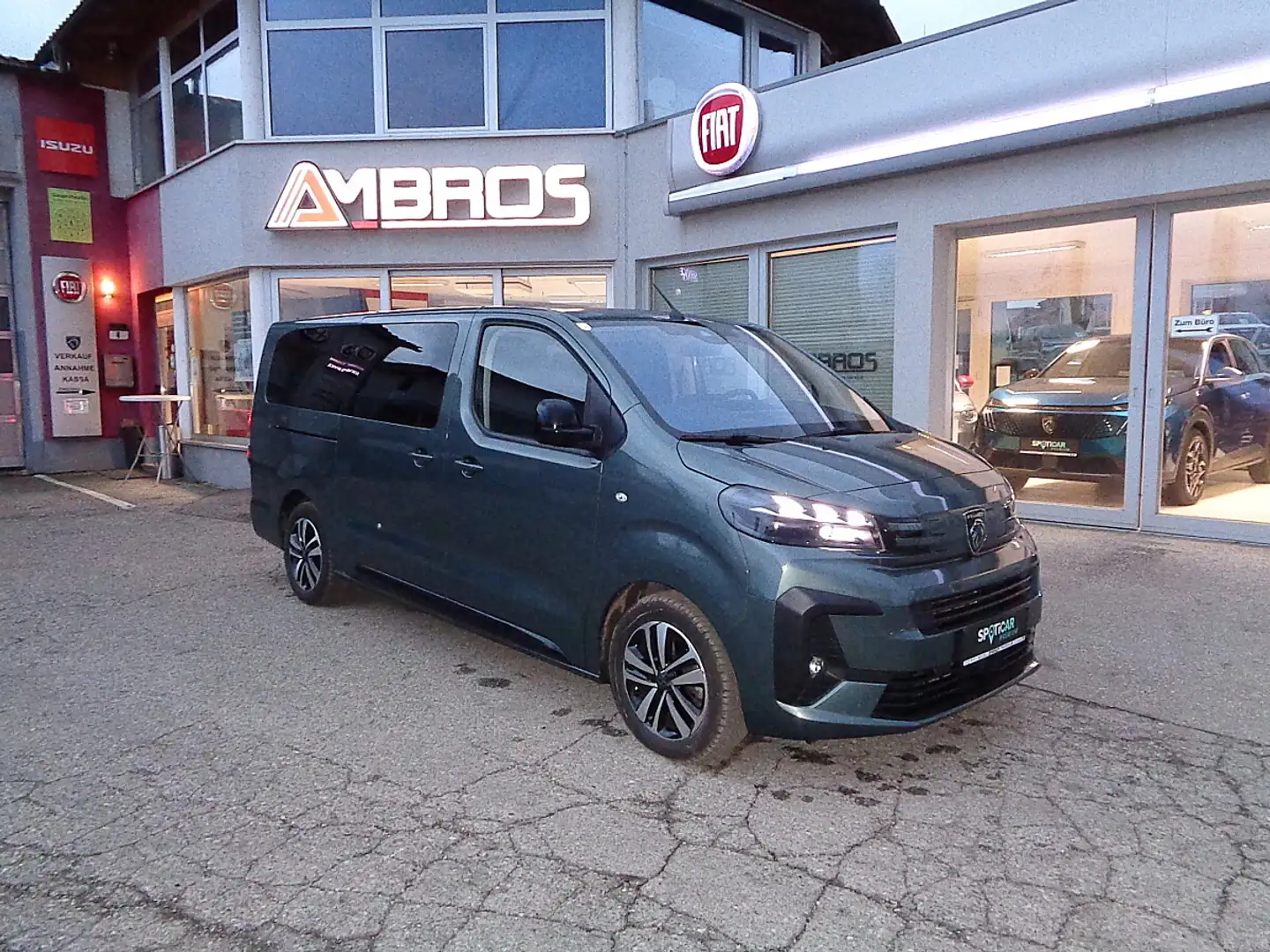 Peugeot Traveller Business BlueHDi 180 Lang EAT8 9-Sitzer Diesel Grün - 1