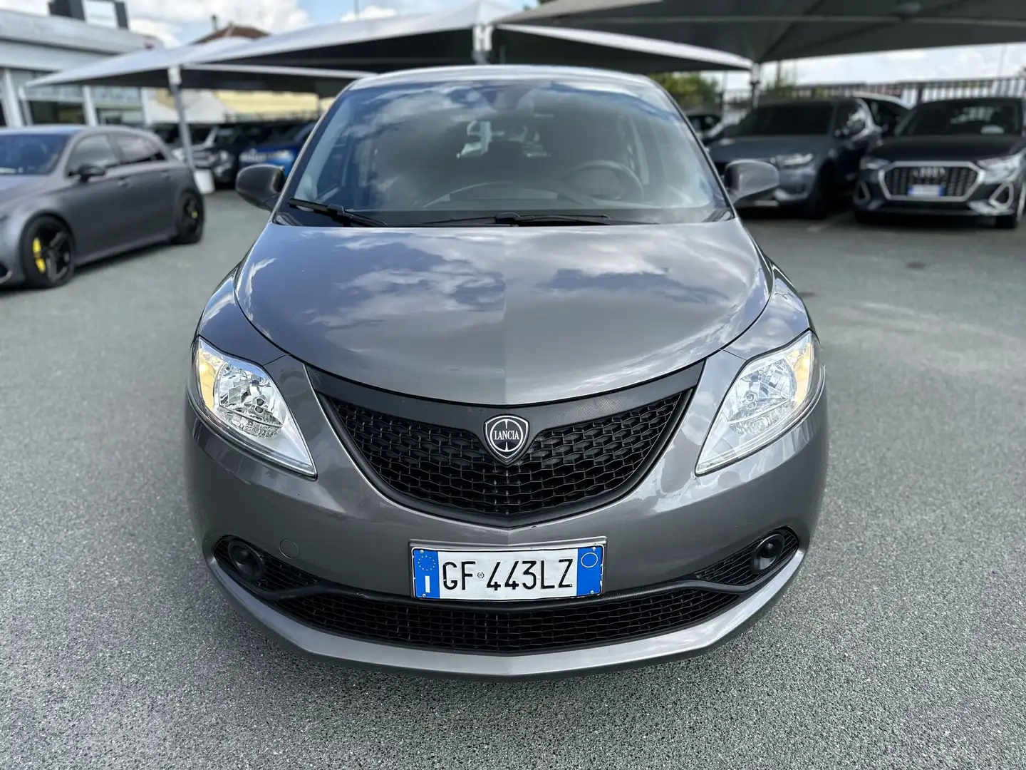 Lancia Ypsilon 1.0 FireFly 5 porte S&S Hybrid Silver Grigio - 2