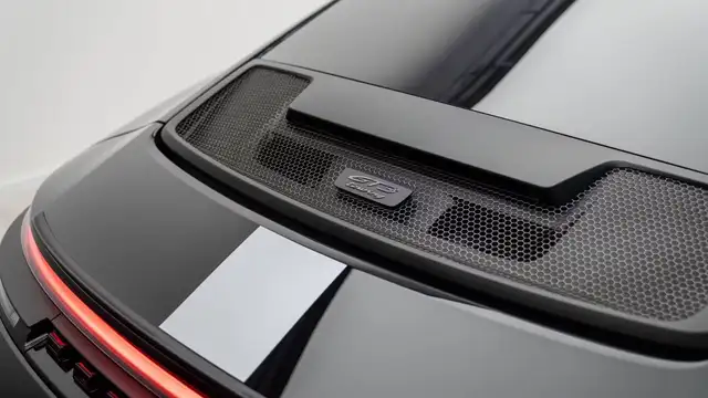 Porsche 911 view 14