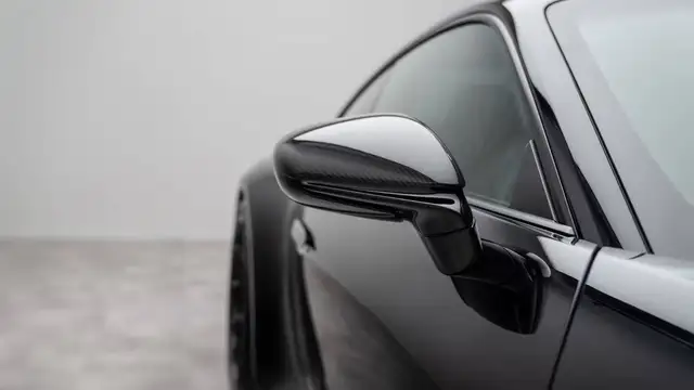 Porsche 911 view 12