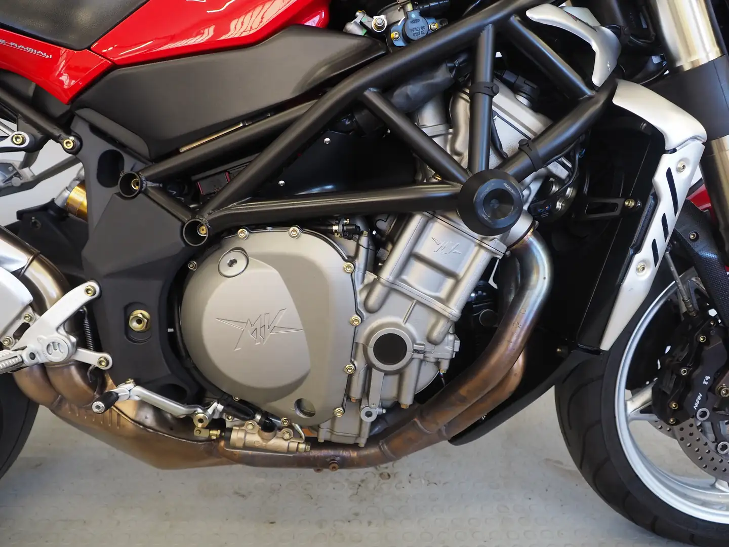 MV Agusta Brutale 910S Rouge - 2