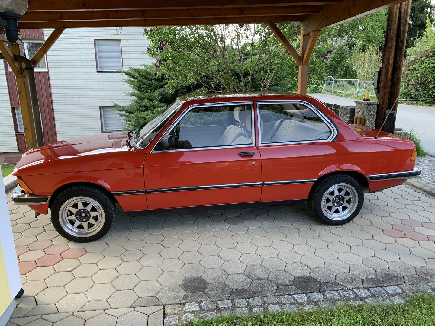 BMW 318 318i (E21) - 2