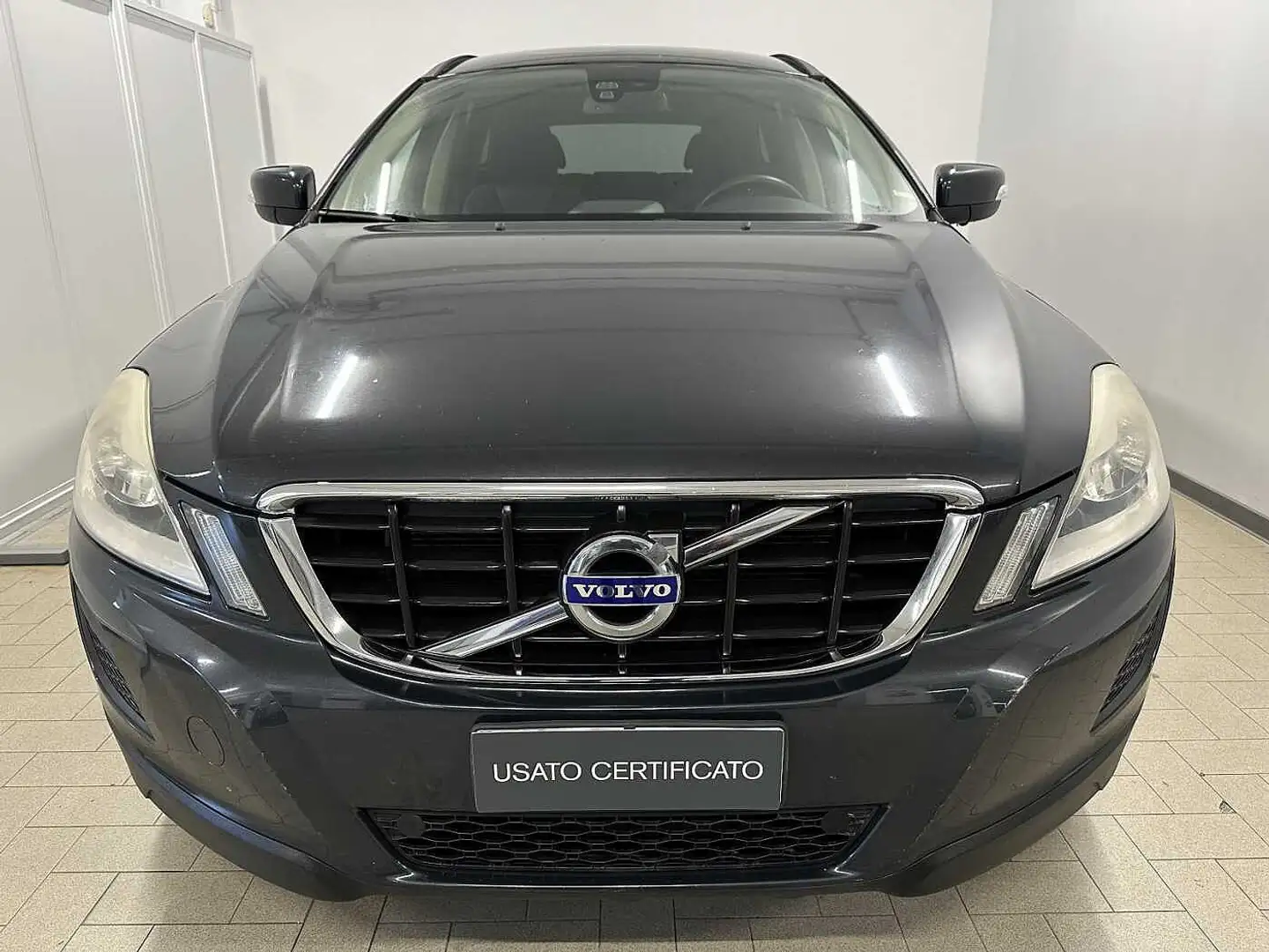 Volvo XC60 D3 MOM GEAR Grigio - 2