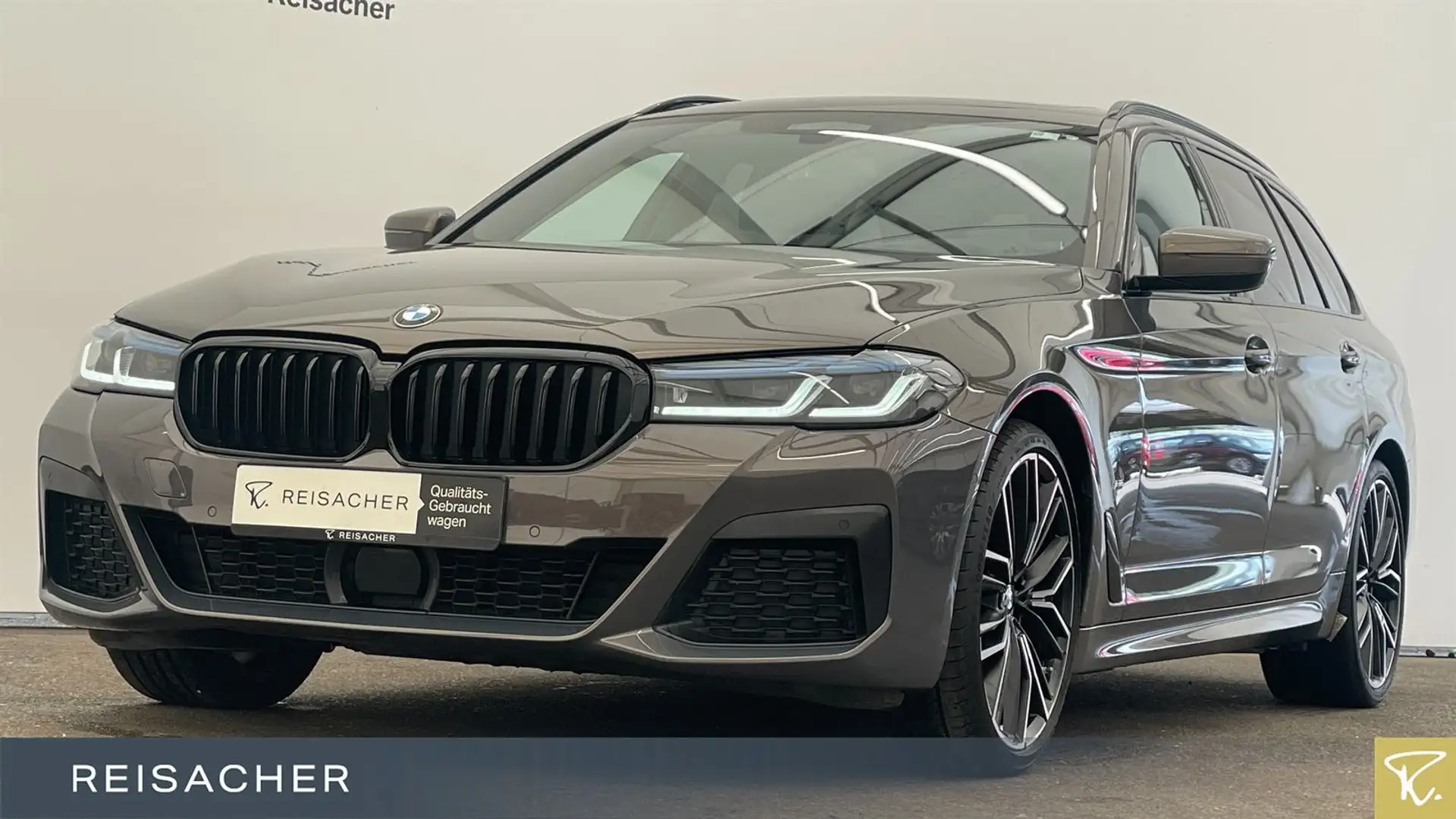 BMW 540 d A xDrive Tou MSportPRO Pano AHK ACC H&K 20" Grau - 1
