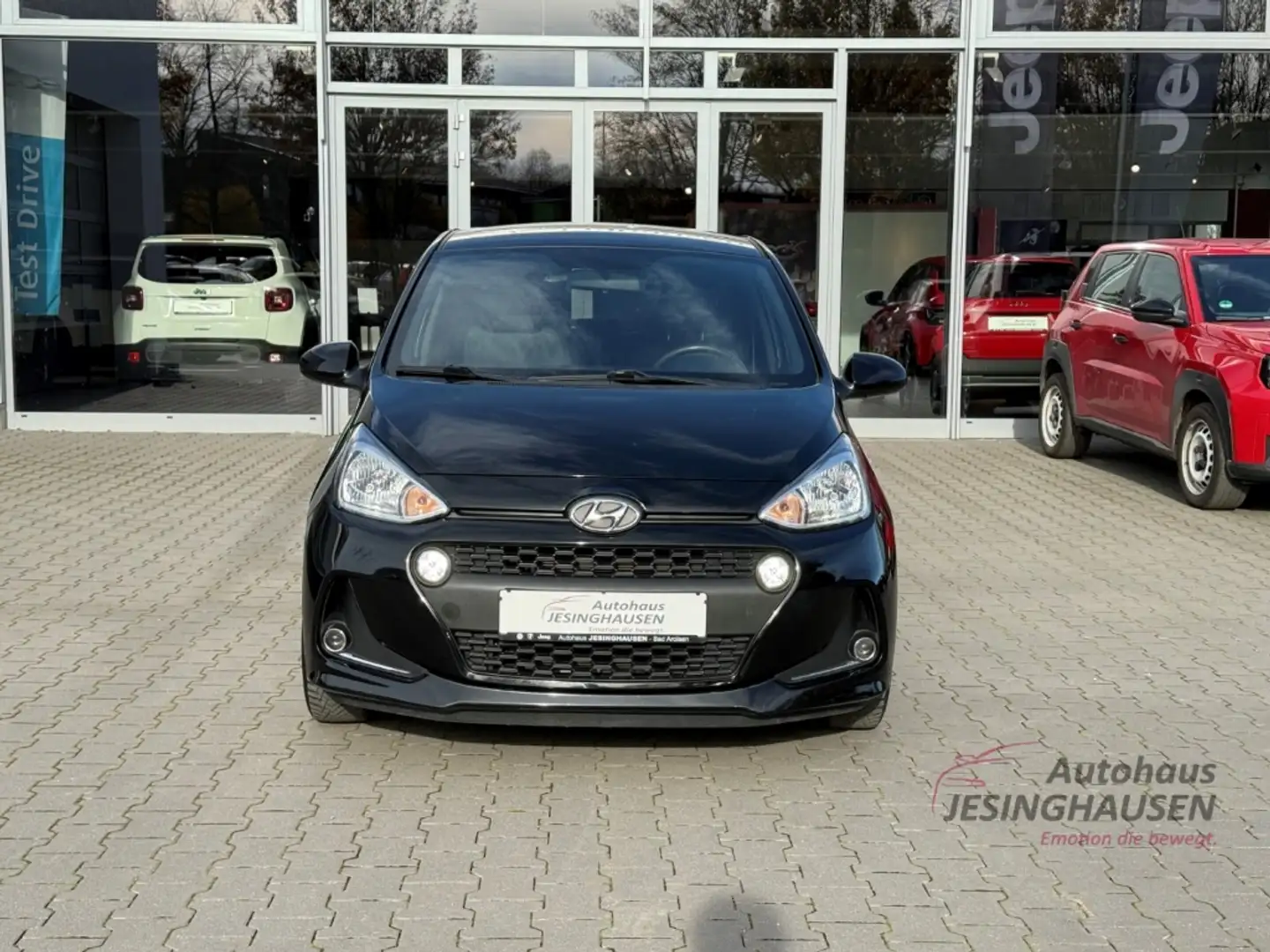 Hyundai i10 Passion+Sitzheiz.+Bluetooth+KlimaTempomat Schwarz - 2