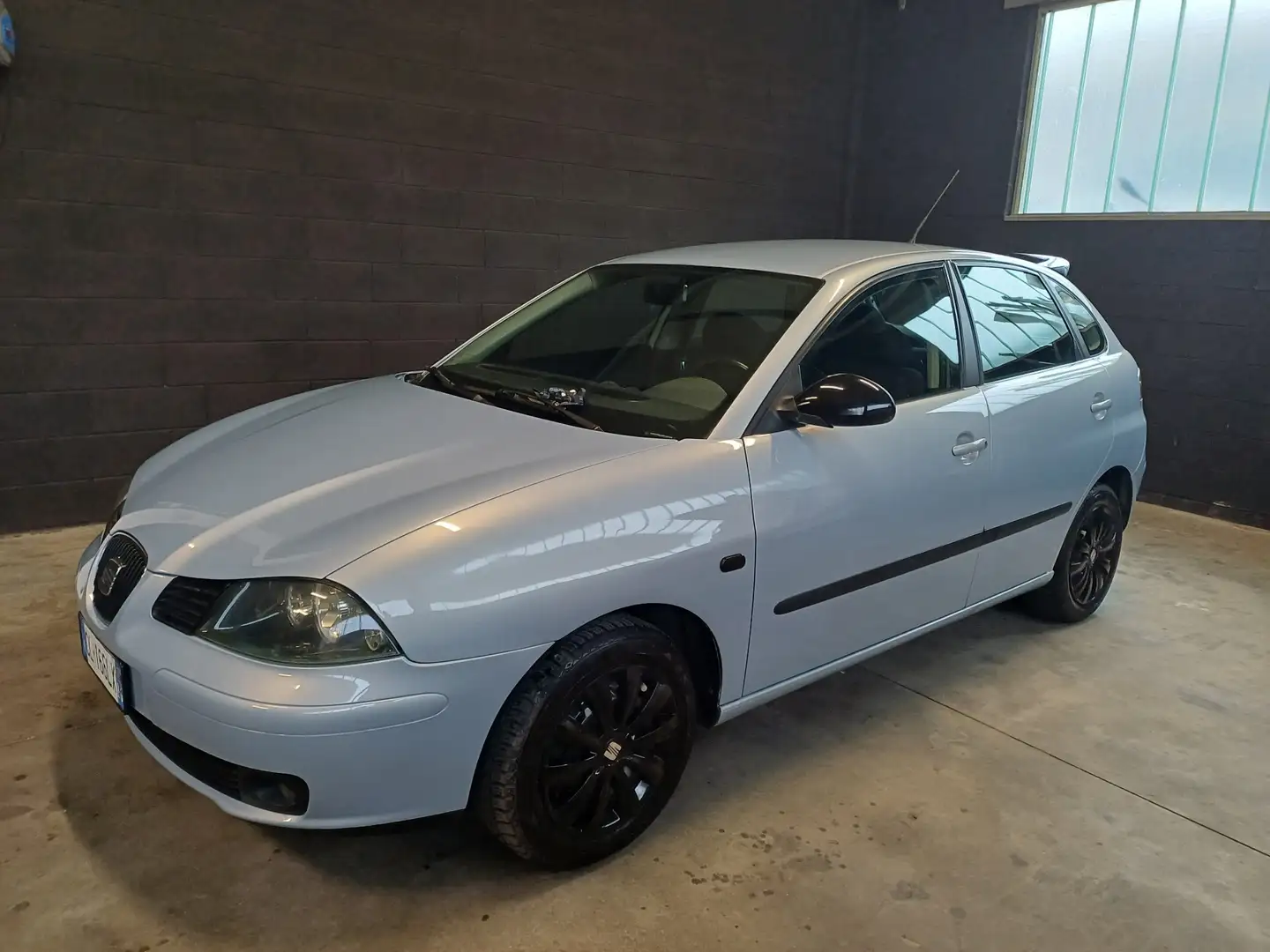 SEAT Ibiza 5p 1.4 16v Sport c/clima 100cv - 1
