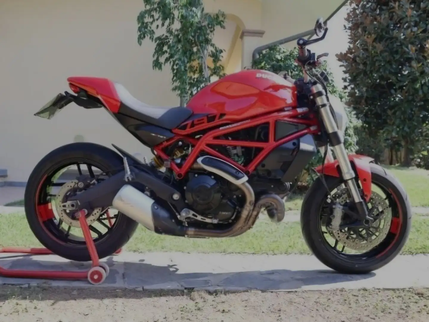 Ducati Monster 797 Červená - 1