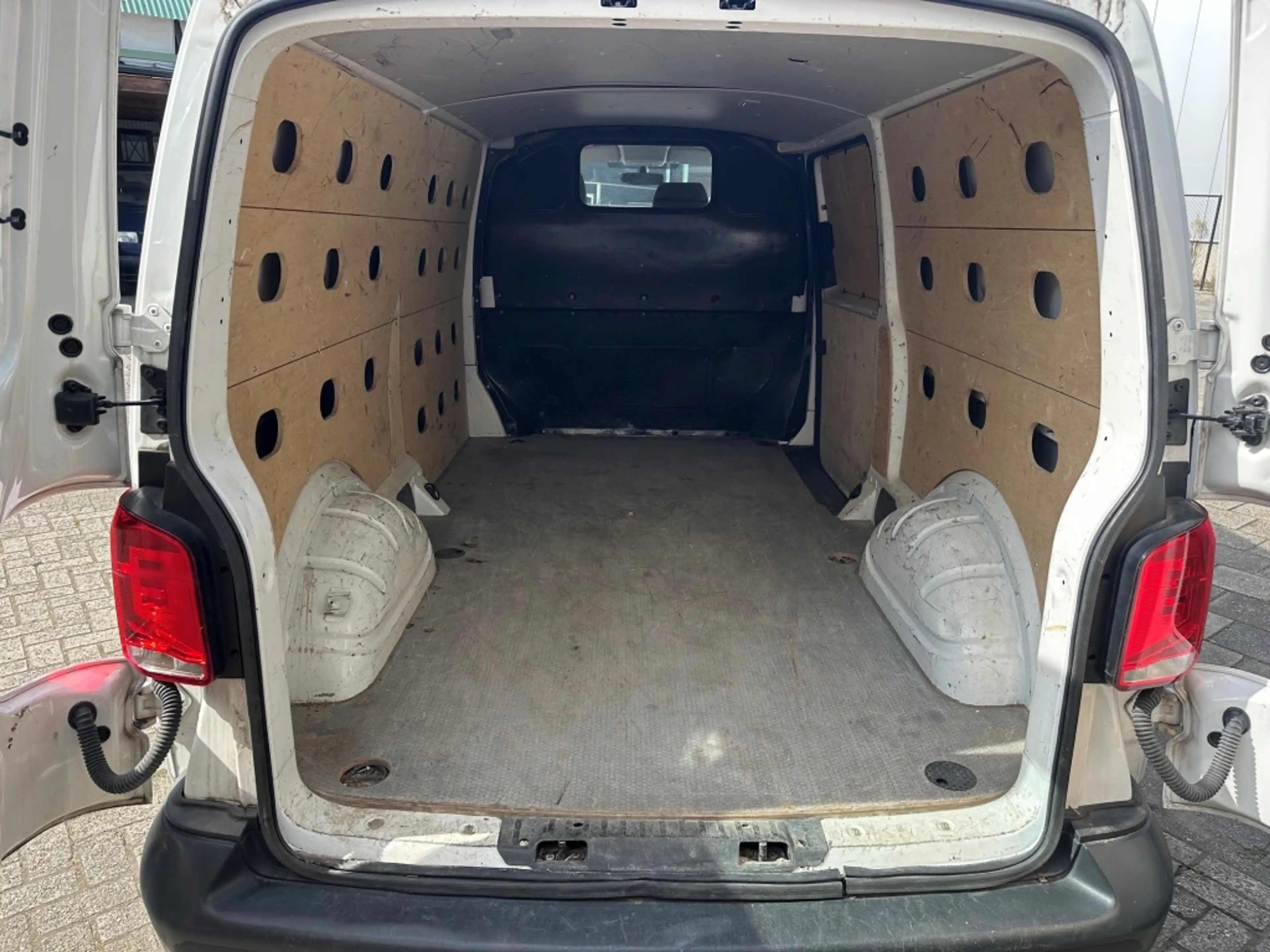 Volkswagen Transporter 2.0 TDI L2H1 150pk, 6-bak, Bijrijdersbank — photo 12