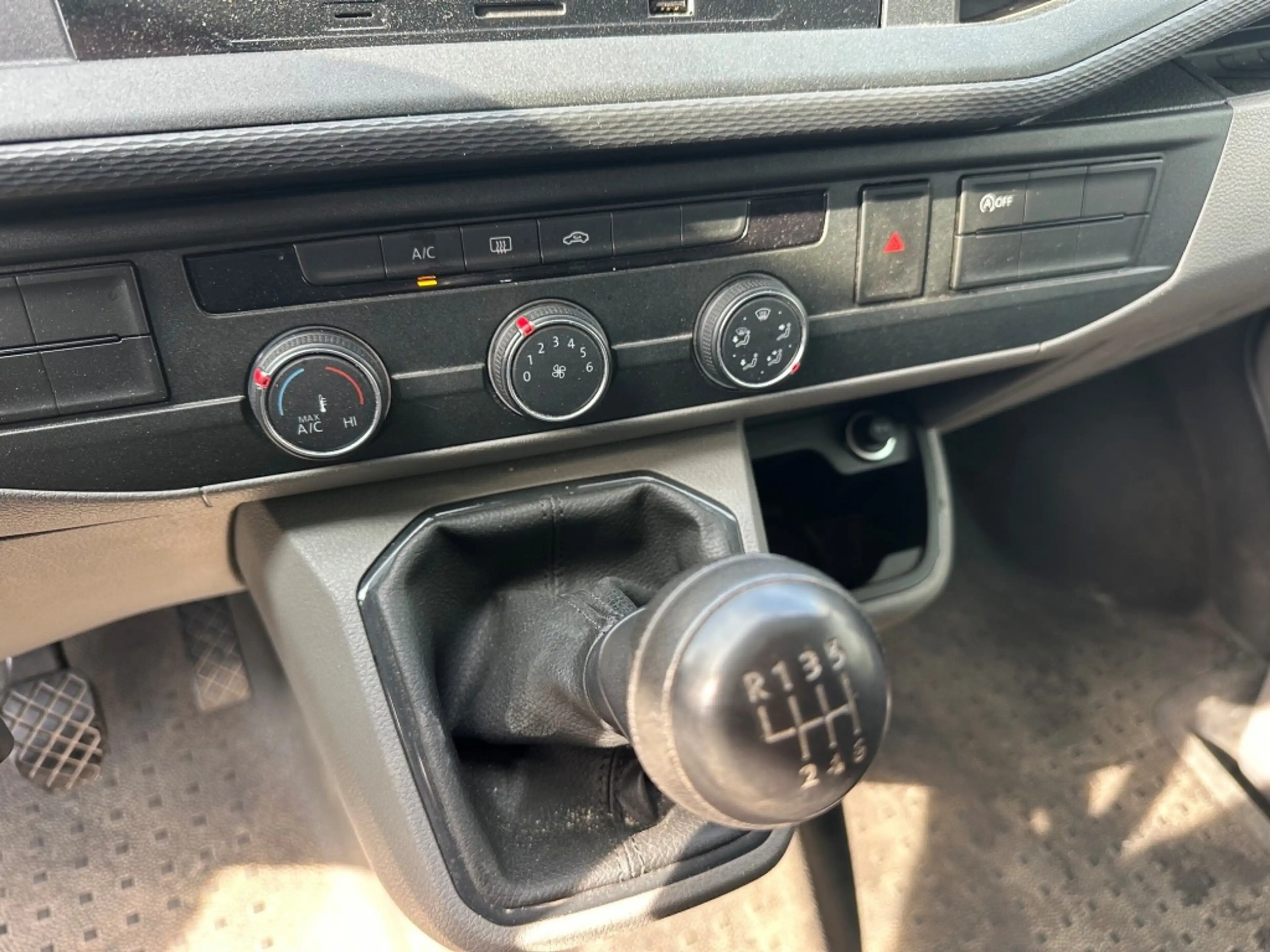 Volkswagen Transporter 2.0 TDI L2H1 150pk, 6-bak, Bijrijdersbank — photo 8