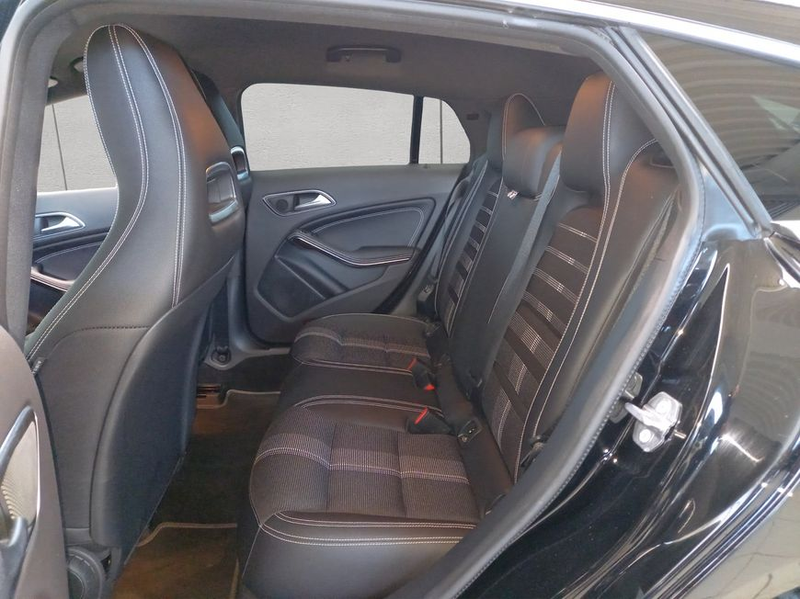Mercedes-Benz CLA 200 CLA — photo 14