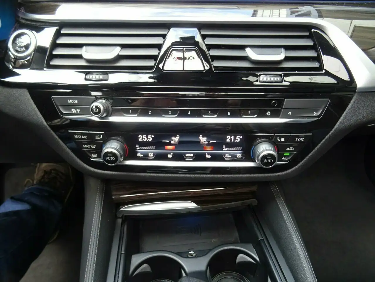 BMW 530 530e xDrive Tour LuxuryLine Autom,AHK,Leder,ACC, миниатюра 24