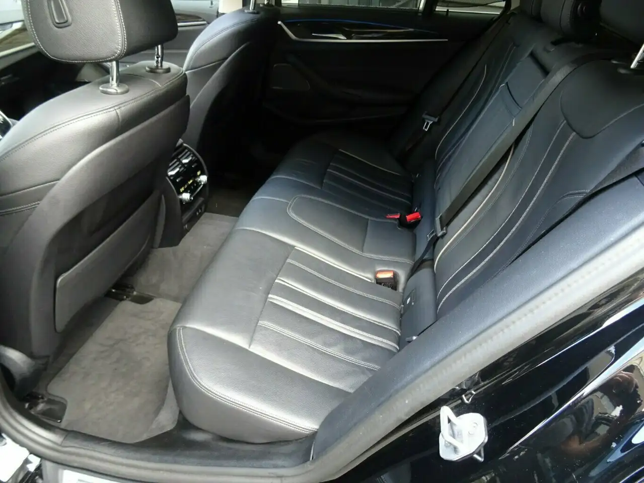BMW 530 530e xDrive Tour LuxuryLine Autom,AHK,Leder,ACC, миниатюра 7