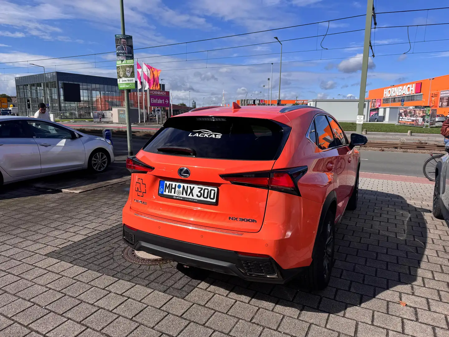 Lexus NX 300h NX 300h E-FOUR F SPORT Orange - 2