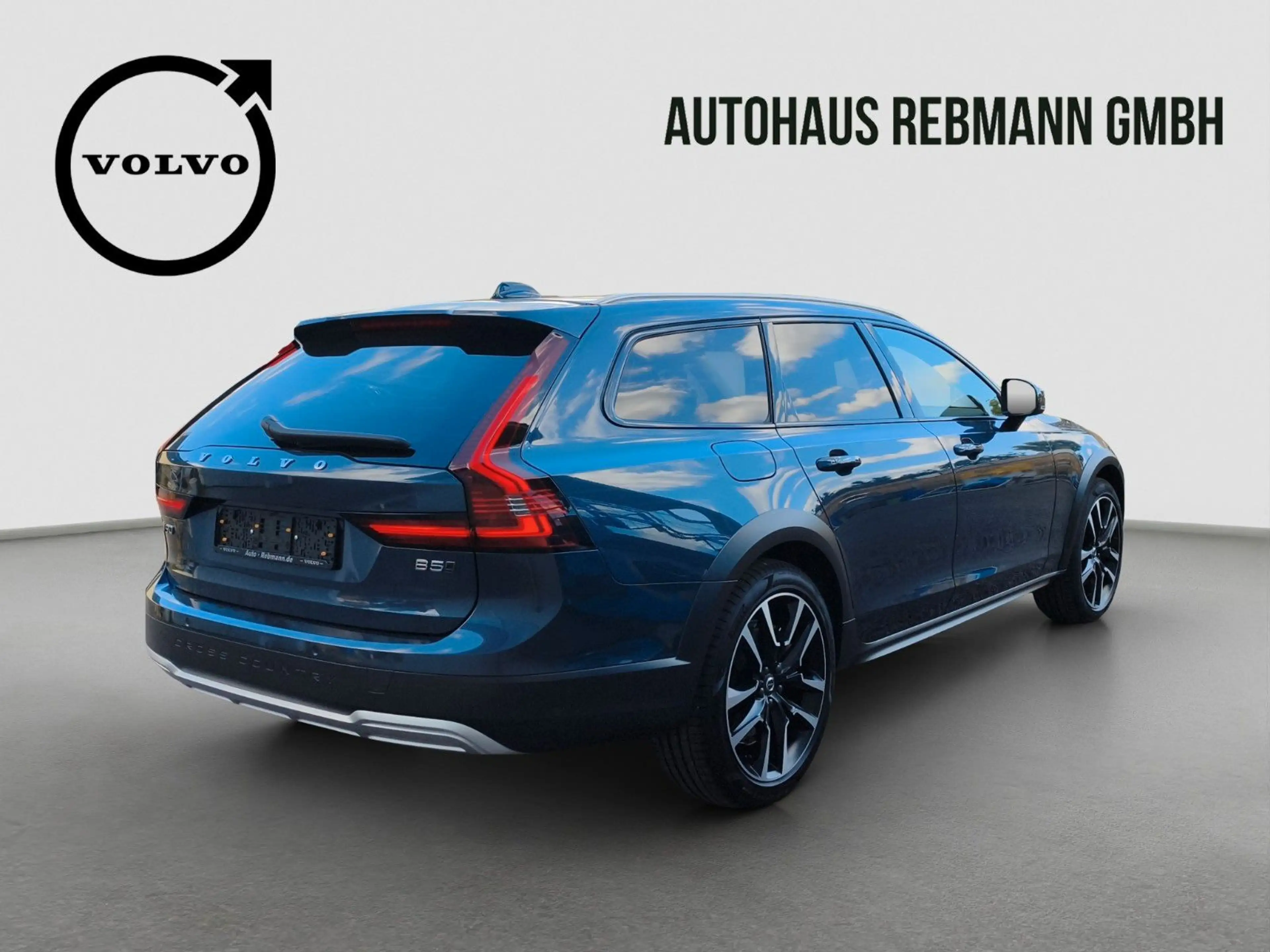 Volvo V90 Cross Country B5 Ultimate AWD — photo 6