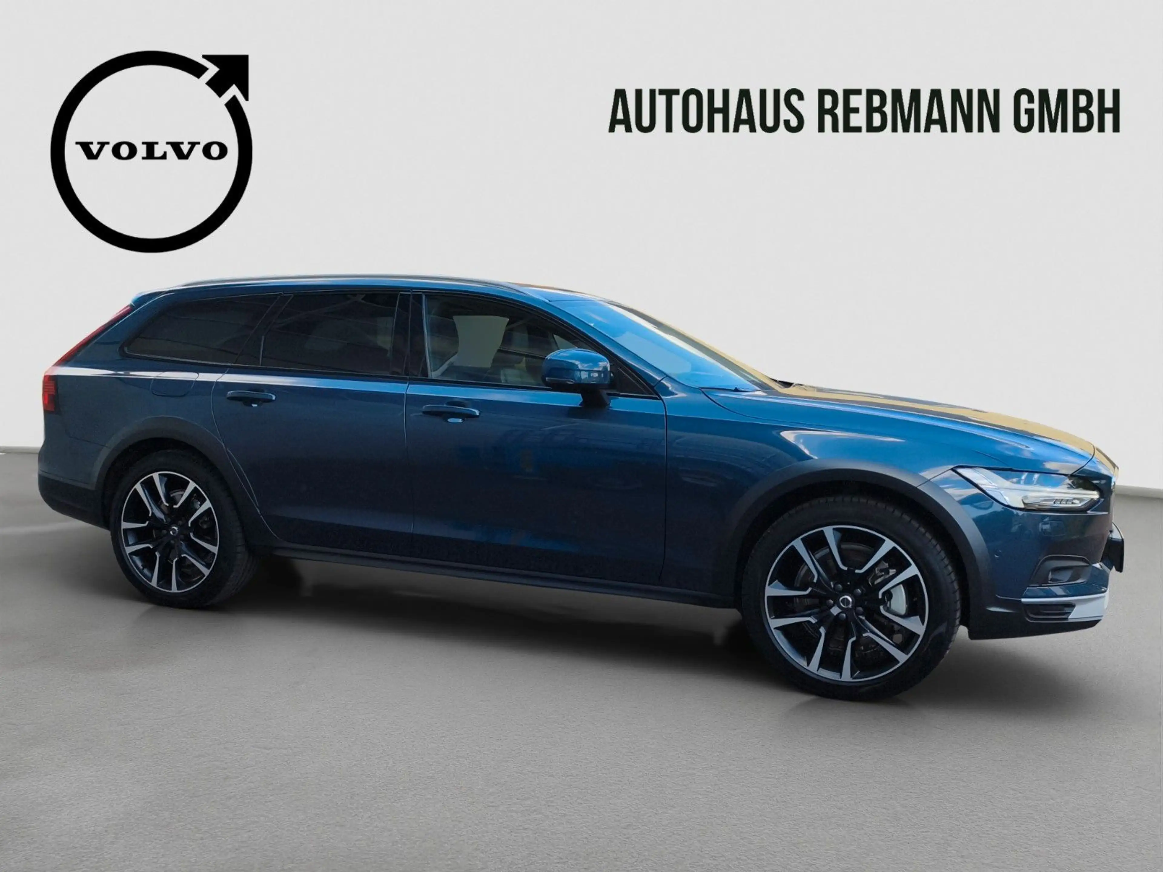 Volvo V90 Cross Country B5 Ultimate AWD — photo 7
