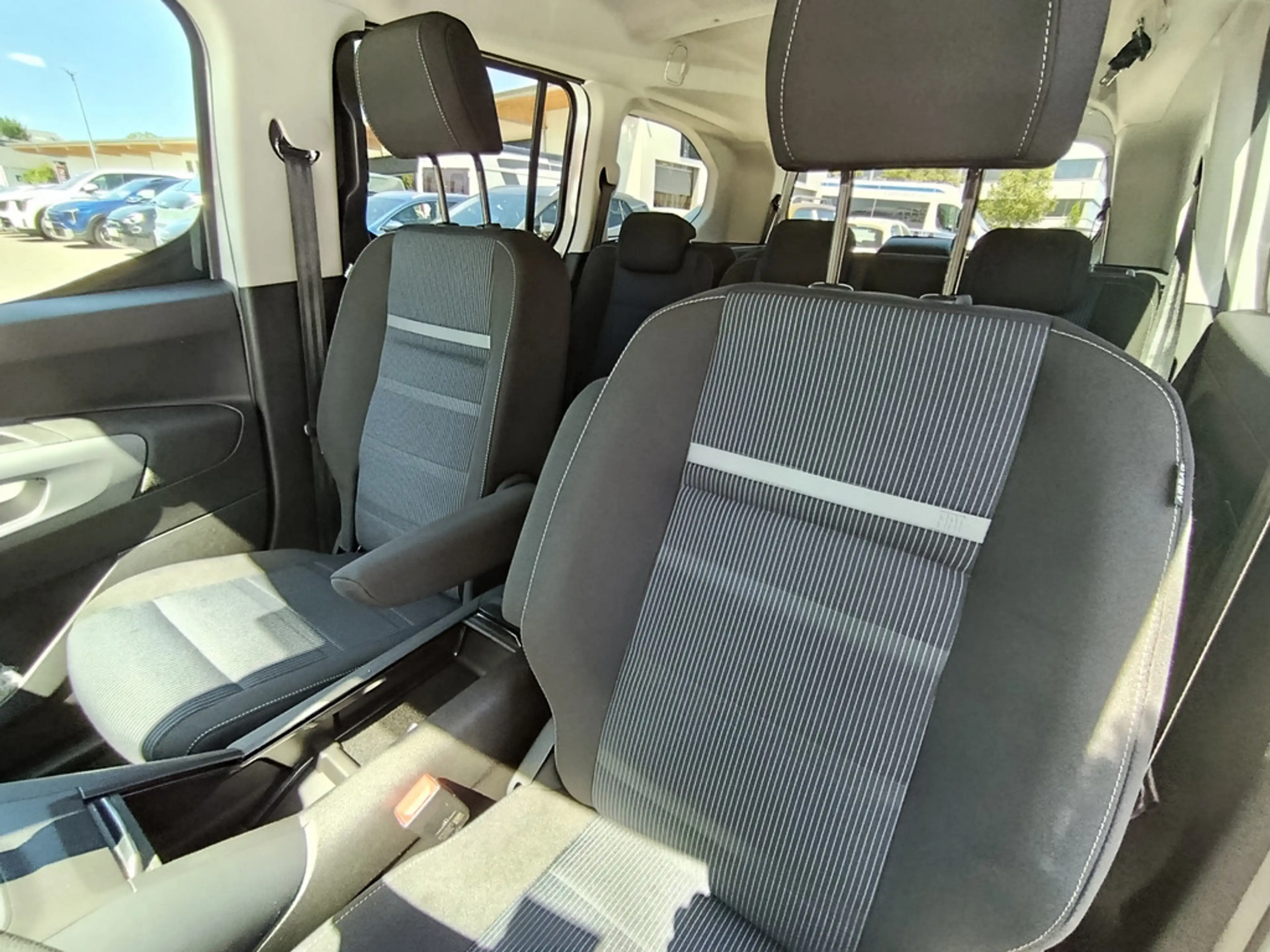 Fiat Qubo L 7-Sitzer Icon 1.5 Diesel 74 kW MT — photo 7