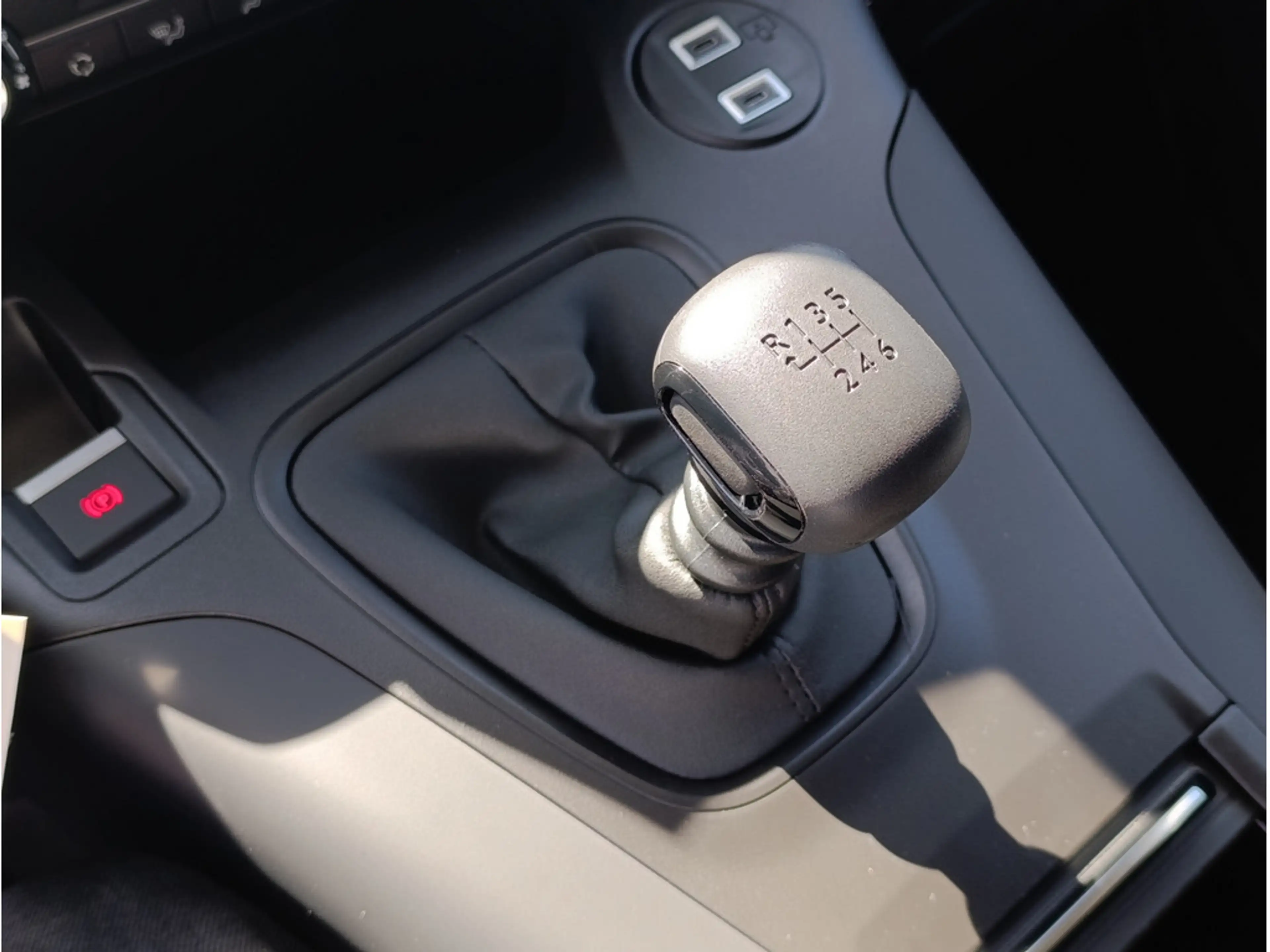 Fiat Qubo L 7-Sitzer Icon 1.5 Diesel 74 kW MT — photo 14