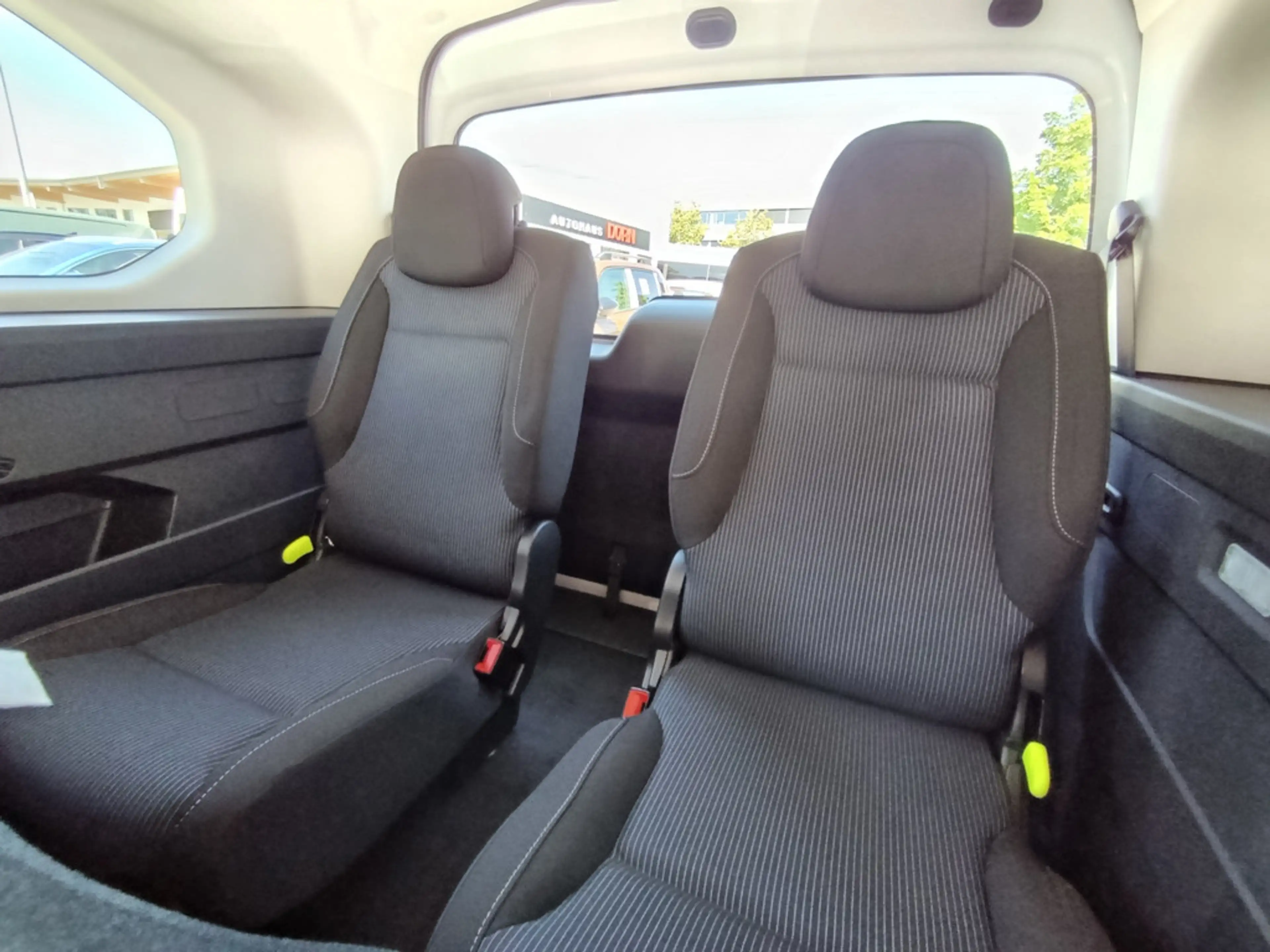 Fiat Qubo L 7-Sitzer Icon 1.5 Diesel 74 kW MT — photo 9