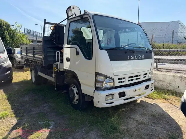 Isuzu NPR CAMION TRI-BENNE %2B GRUE POID LOURD 5 TONNES