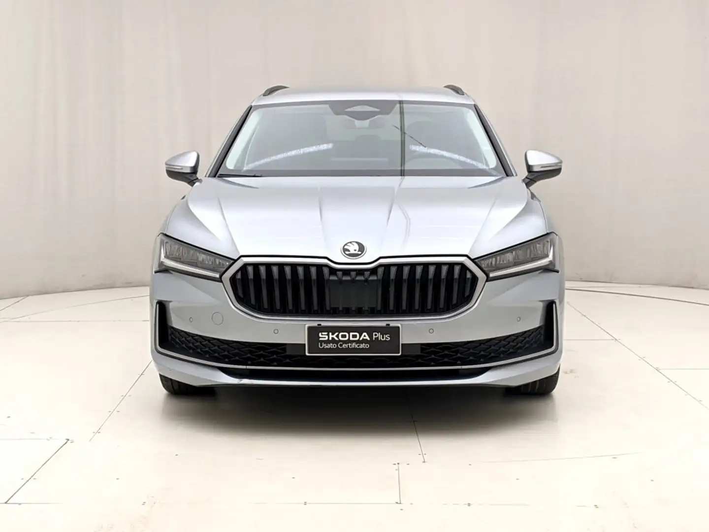 Skoda Superb 2.0 TDI DSG Wagon Selection Silber - 2