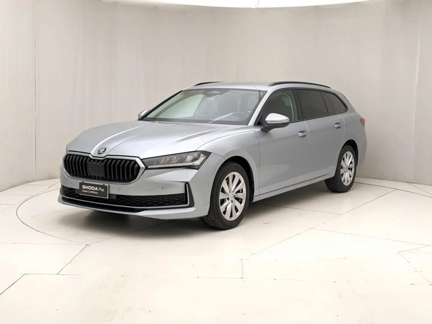 Skoda Superb 2.0 TDI DSG Wagon Selection Silber - 1